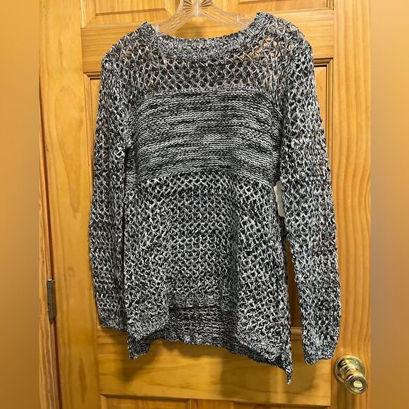 NWT Altar’d State gray w/silver metallic threading size S open weave sweater - Picture 1 of 11